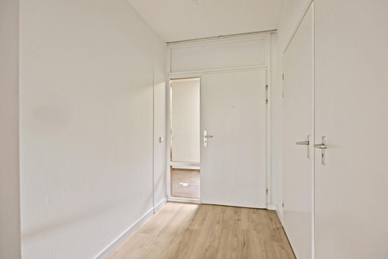 Renovated apartment for 55+ in Heerlen - Image 7