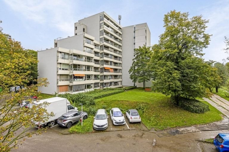 Renovated apartment for 55+ in Heerlen - Image 22