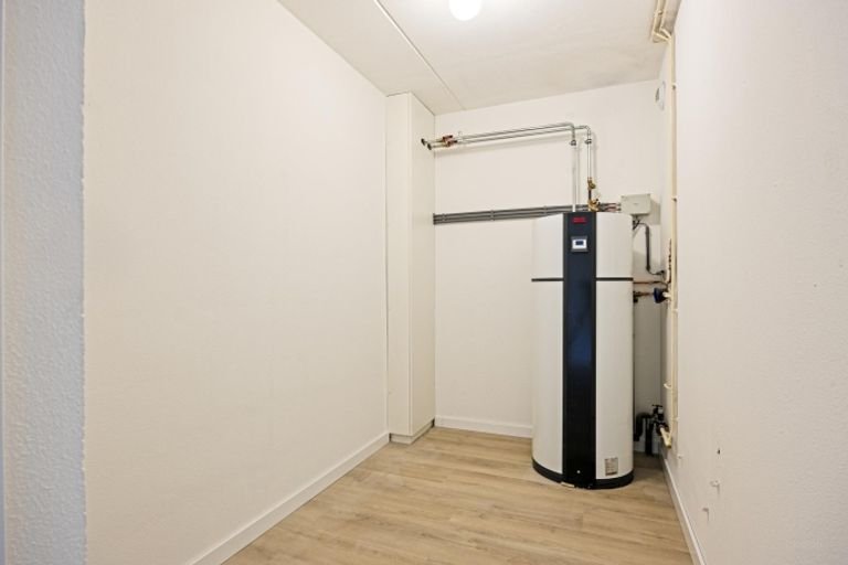 Renovated apartment for 55+ in Heerlen - Image 21