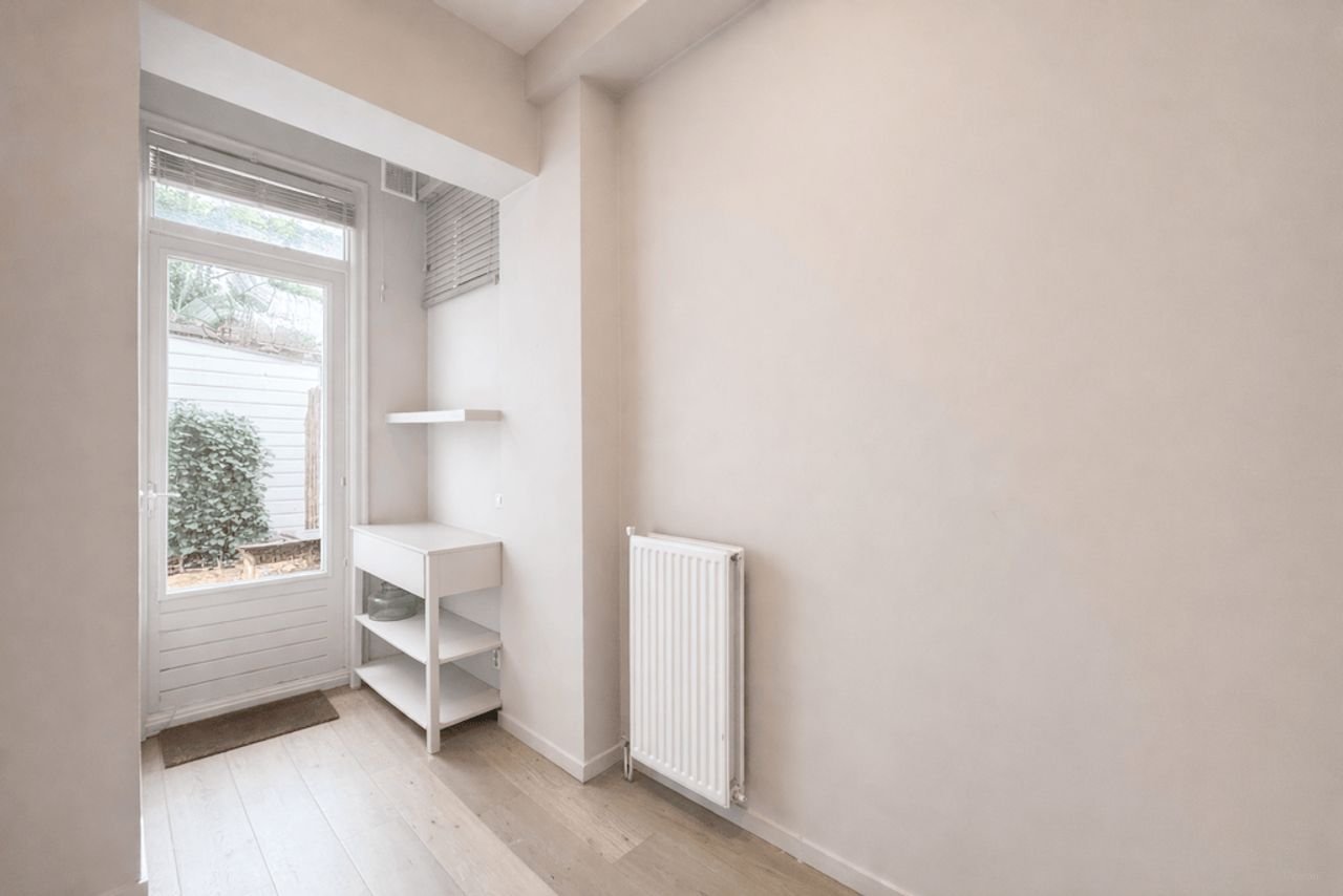 2-bedroom apartment with garden in Oud-West - Image 9