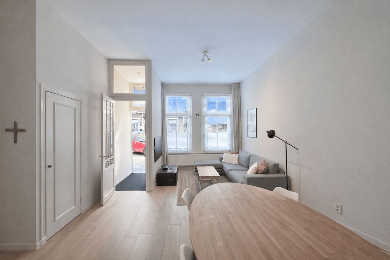2-bedroom apartment with garden in Oud-West - Image 1