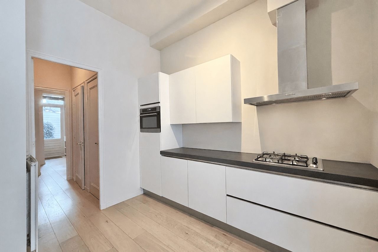 2-bedroom apartment with garden in Oud-West - Image 3