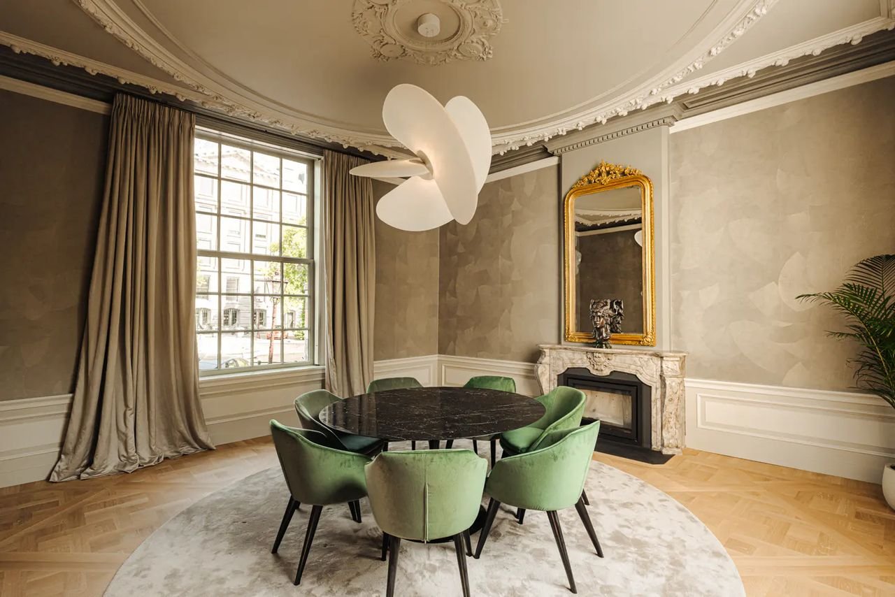 Monumentaal grachtenpand van 450m² - Afbeelding 1