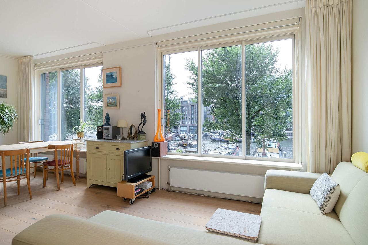 Furnished 1-Bedroom Apartment at Westerdok - Image 3