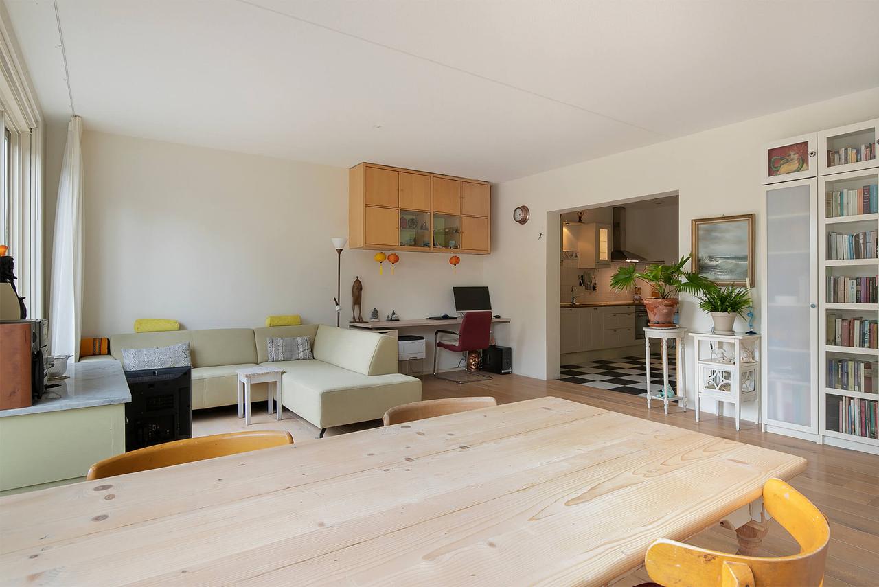 Furnished 1-Bedroom Apartment at Westerdok - Image 7