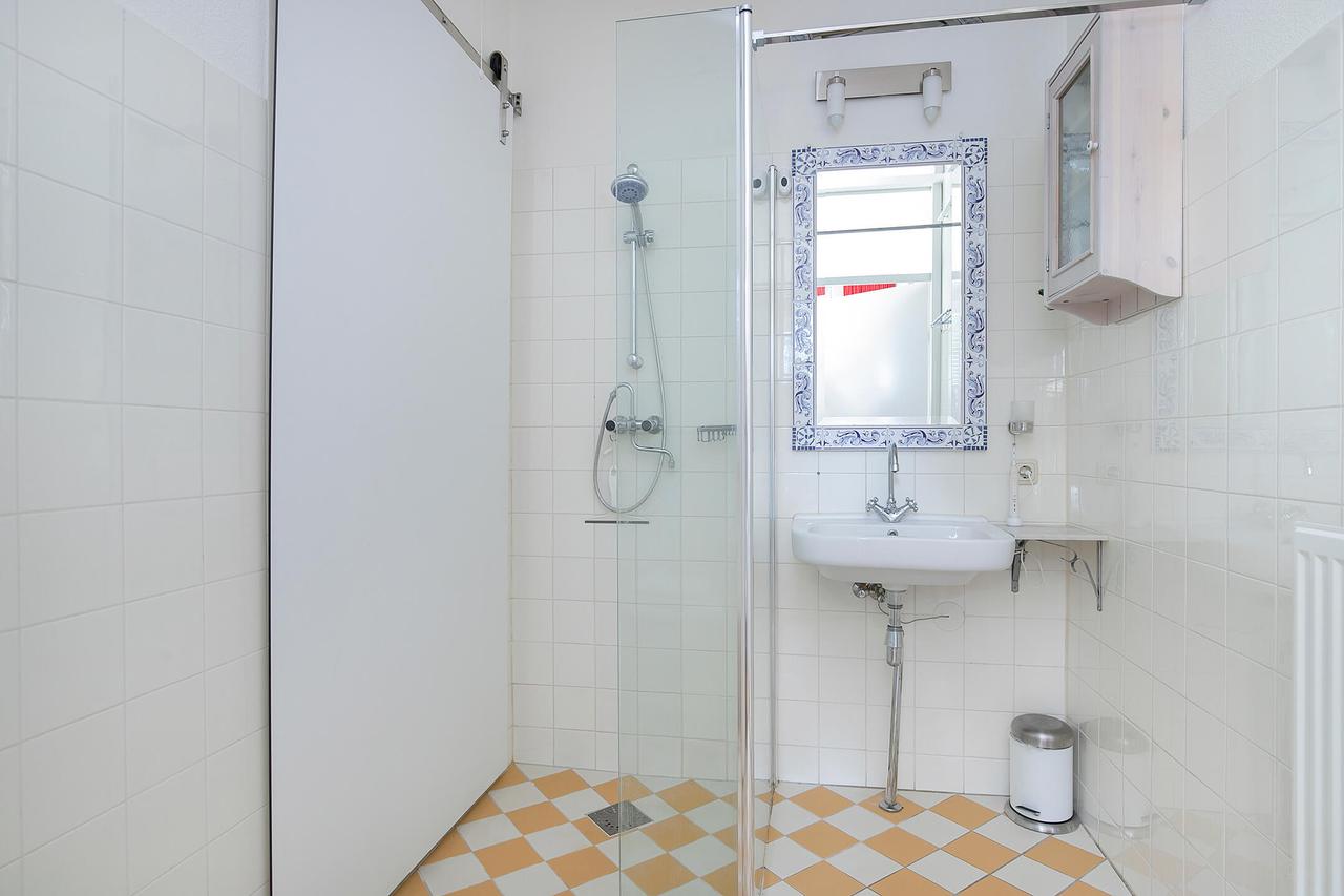 Furnished 1-Bedroom Apartment at Westerdok - Image 12