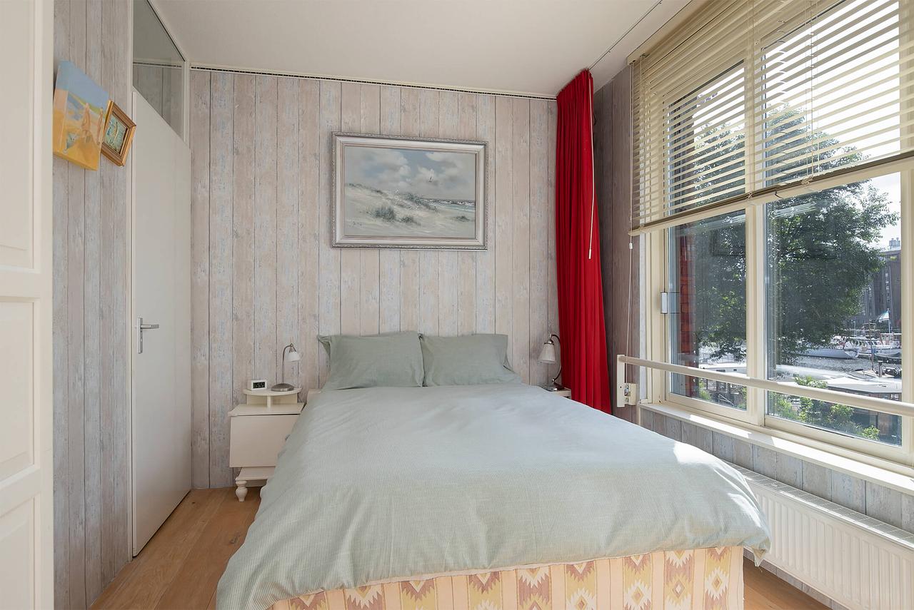 Furnished 1-Bedroom Apartment at Westerdok - Image 15