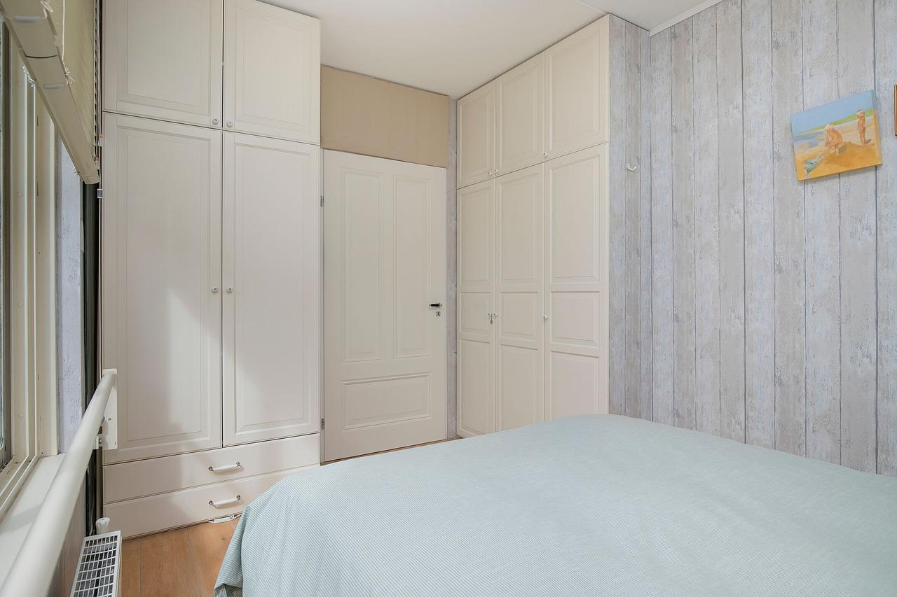 Furnished 1-Bedroom Apartment at Westerdok - Image 17