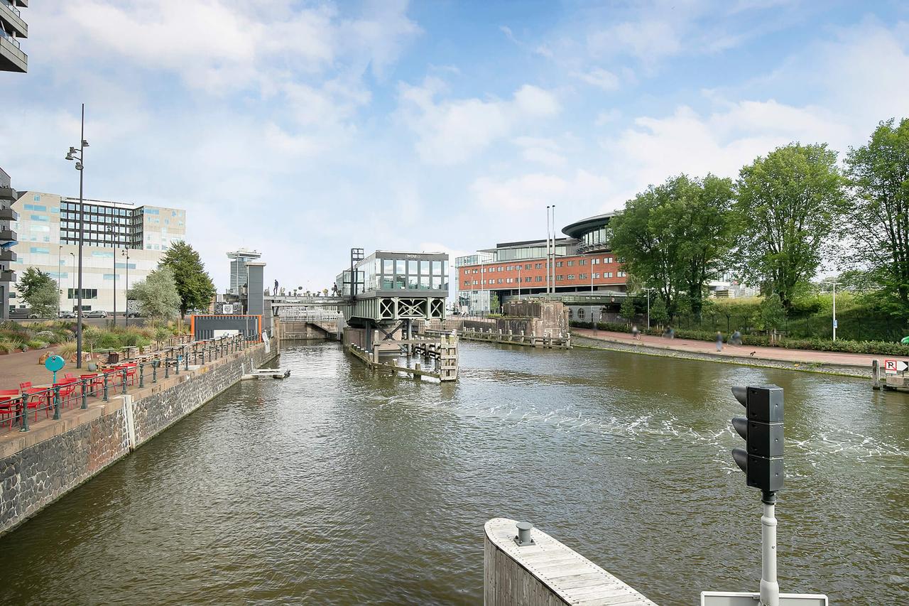 Furnished 1-Bedroom Apartment at Westerdok - Image 22