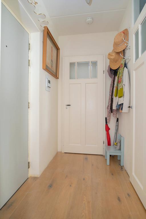 Furnished 1-Bedroom Apartment at Westerdok - Image 24
