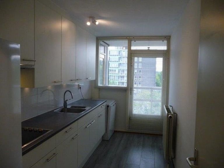 2 slaapkamers tegenover station Muziekwijk - Afbeelding 3
