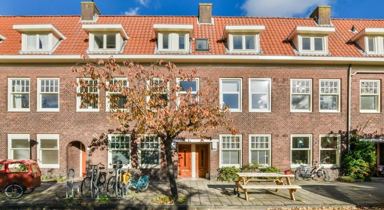 Ruime bovenwoning aan het Mariotteplein - Afbeelding 2