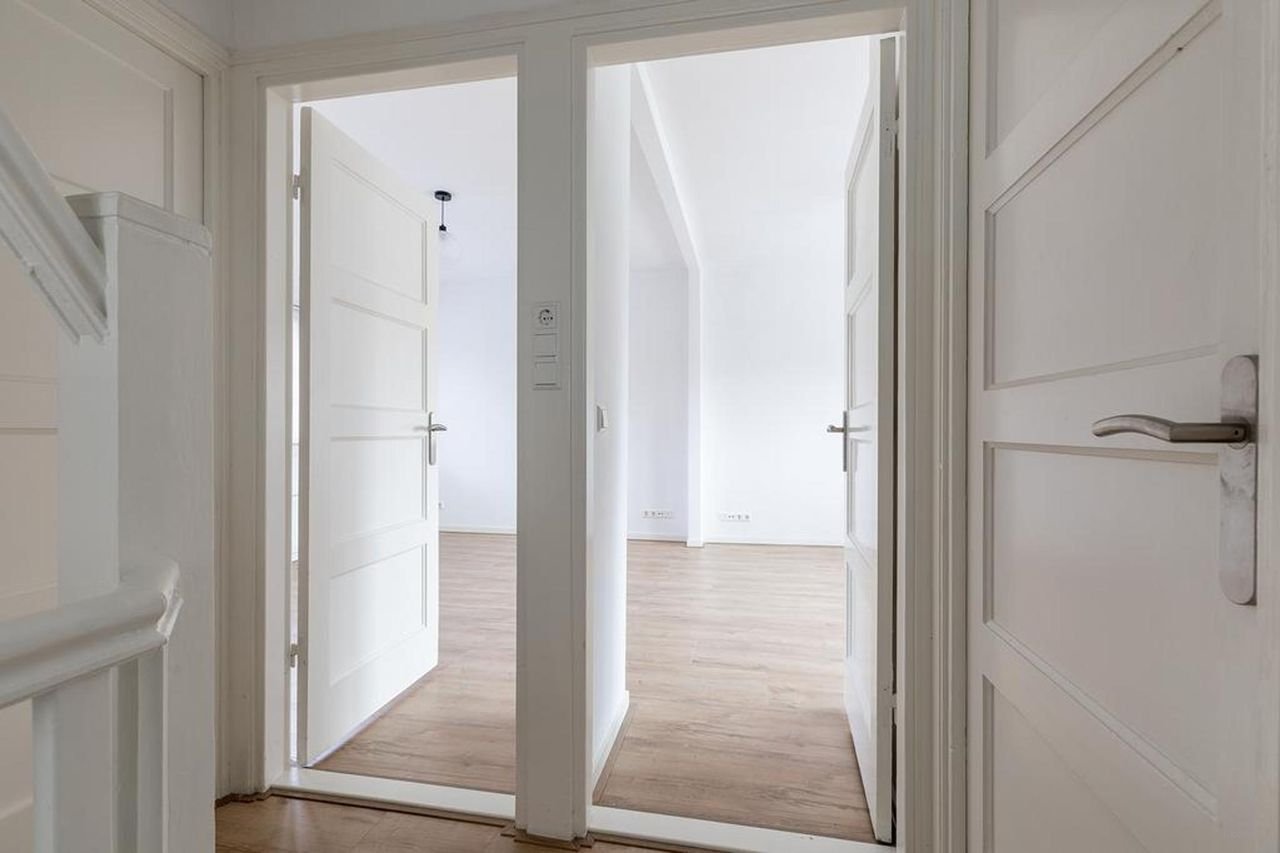 Hoekwoning met 20 meter diepe tuin - Afbeelding 17