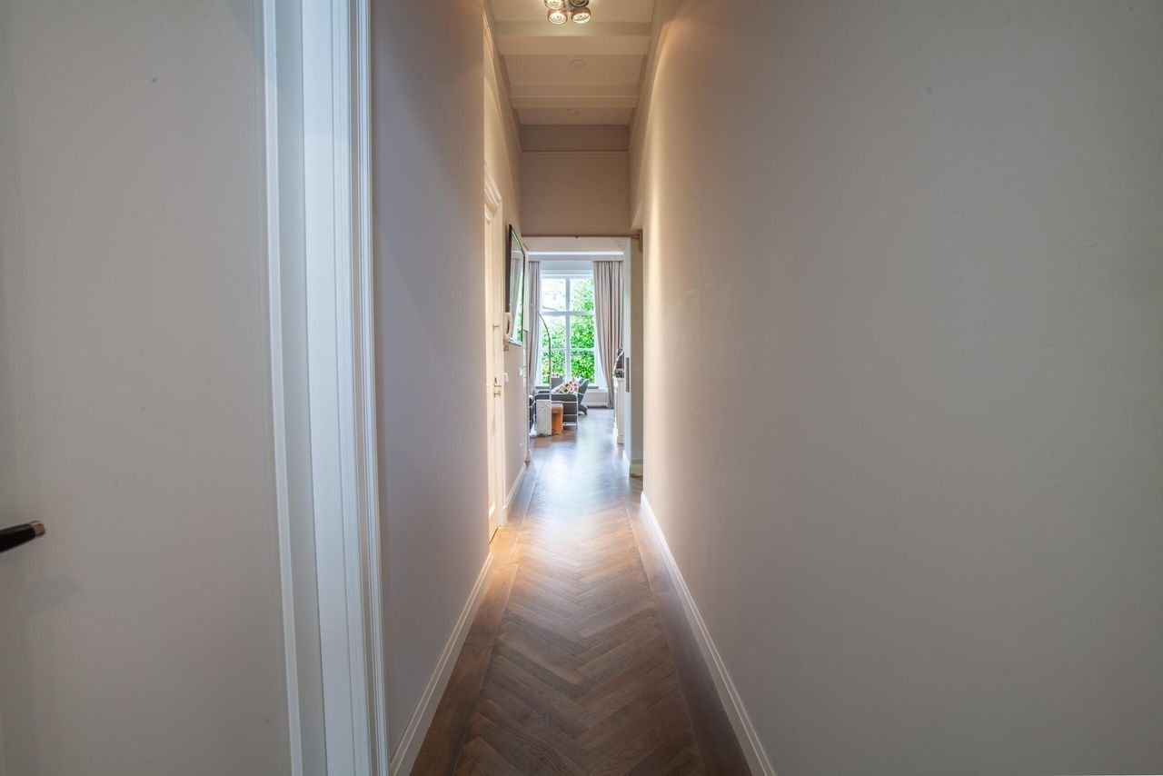 Licht grachtenappartement met lift - Afbeelding 11