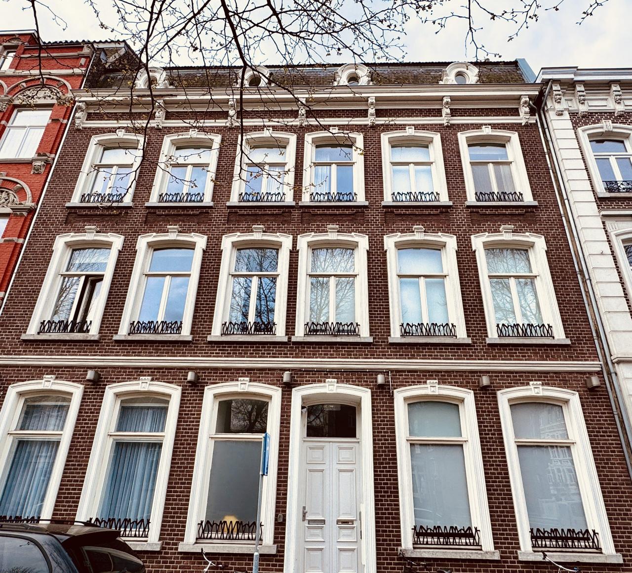 Furnished studio with terrace in Wyck - Image 4