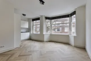 Licht 3-kamerappartement in Rivierenbuurt