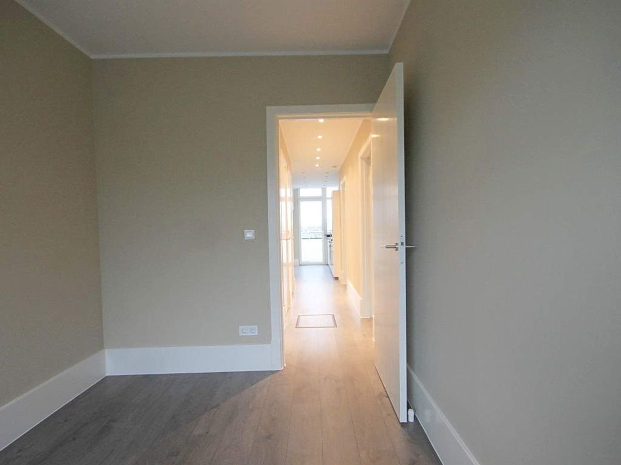 Groot 4-kamer appartement in Moerwijk - Afbeelding 9