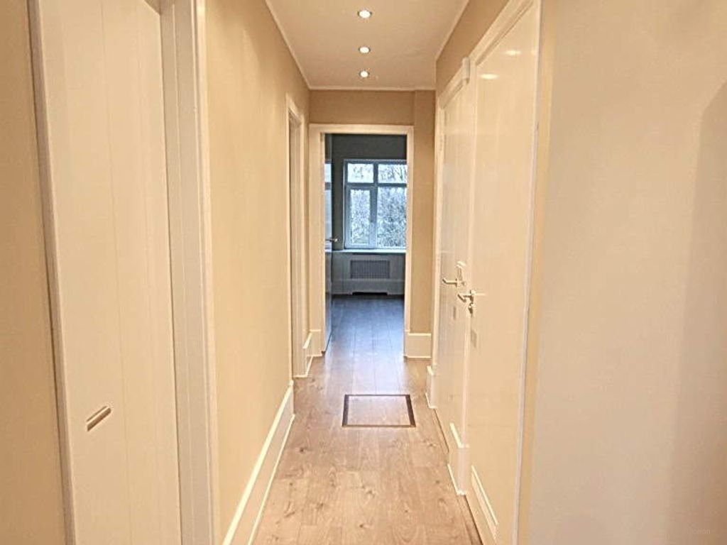 Groot 4-kamer appartement in Moerwijk - Afbeelding 2