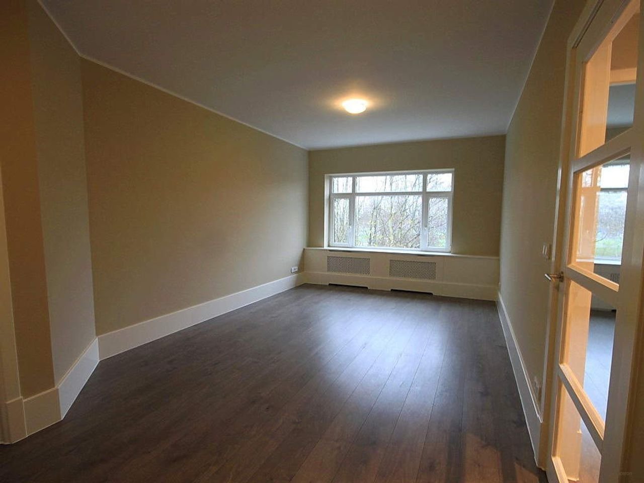 Groot 4-kamer appartement in Moerwijk - Afbeelding 1