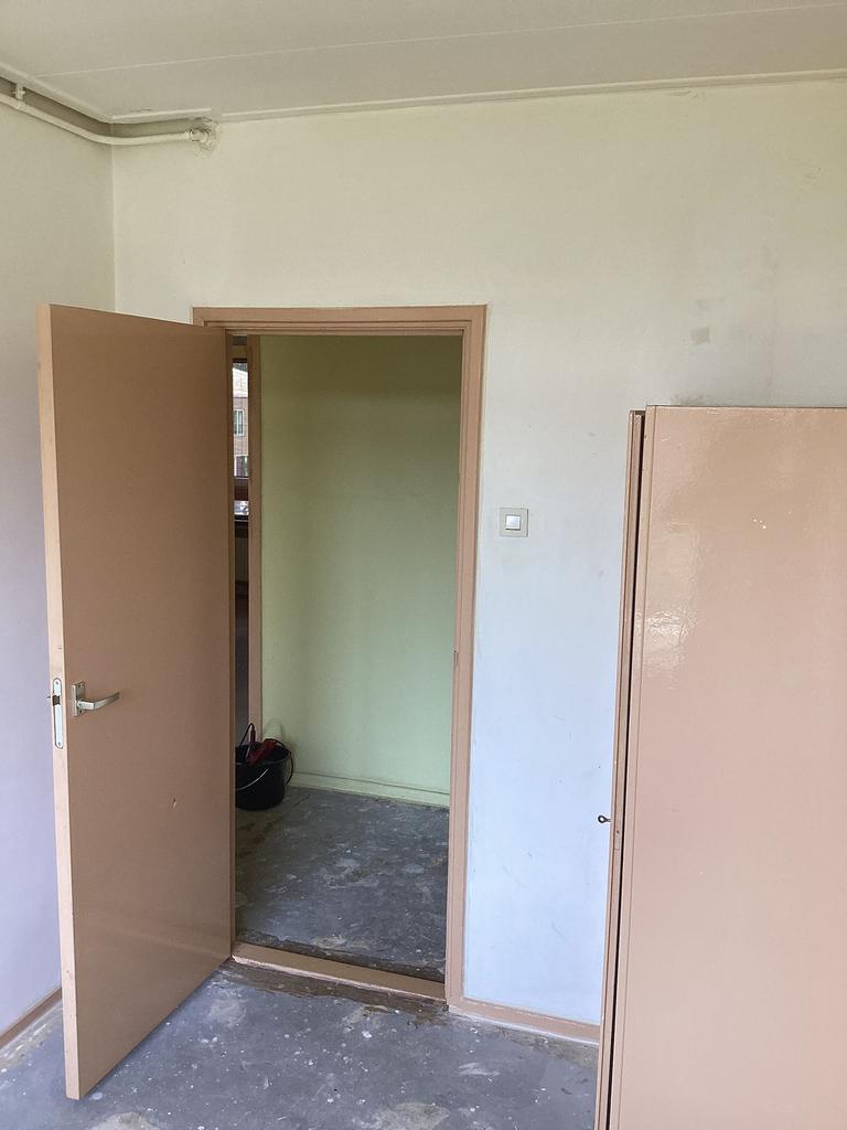 Temporary apartment with balcony in Rotterdam-South - Image 2