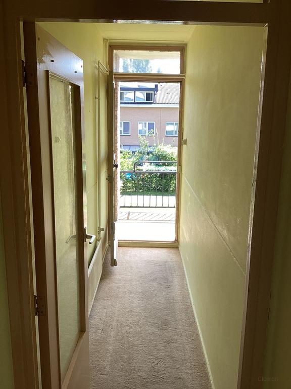 Temporary apartment with balcony in Rotterdam-South - Image 5