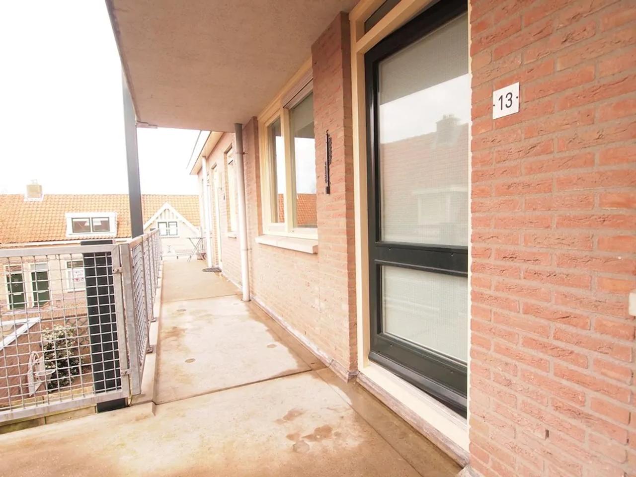 Bright 2-Bedroom Apartment in the Heart of Brielle - Image 1