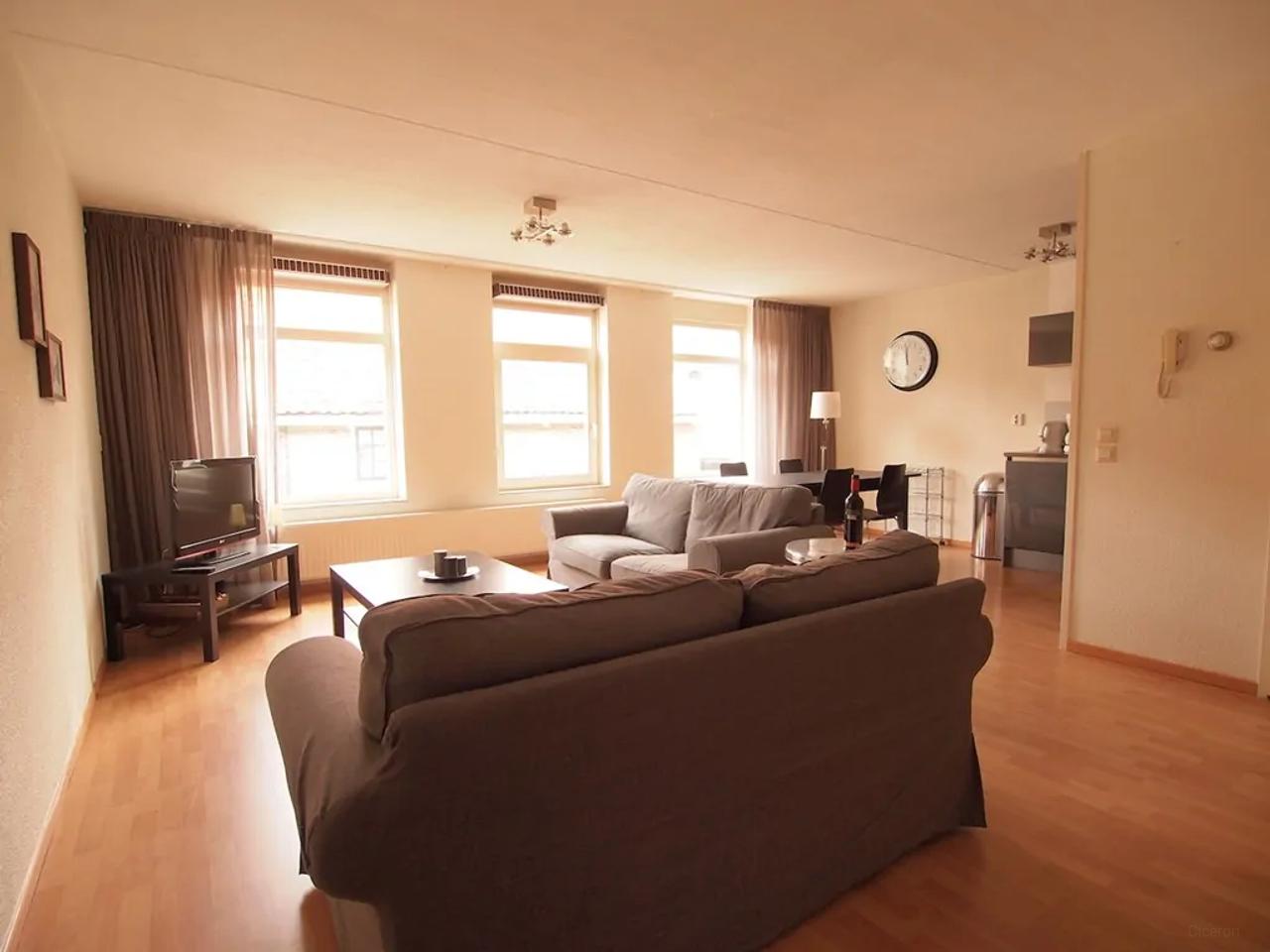Bright 2-Bedroom Apartment in the Heart of Brielle - Image 2