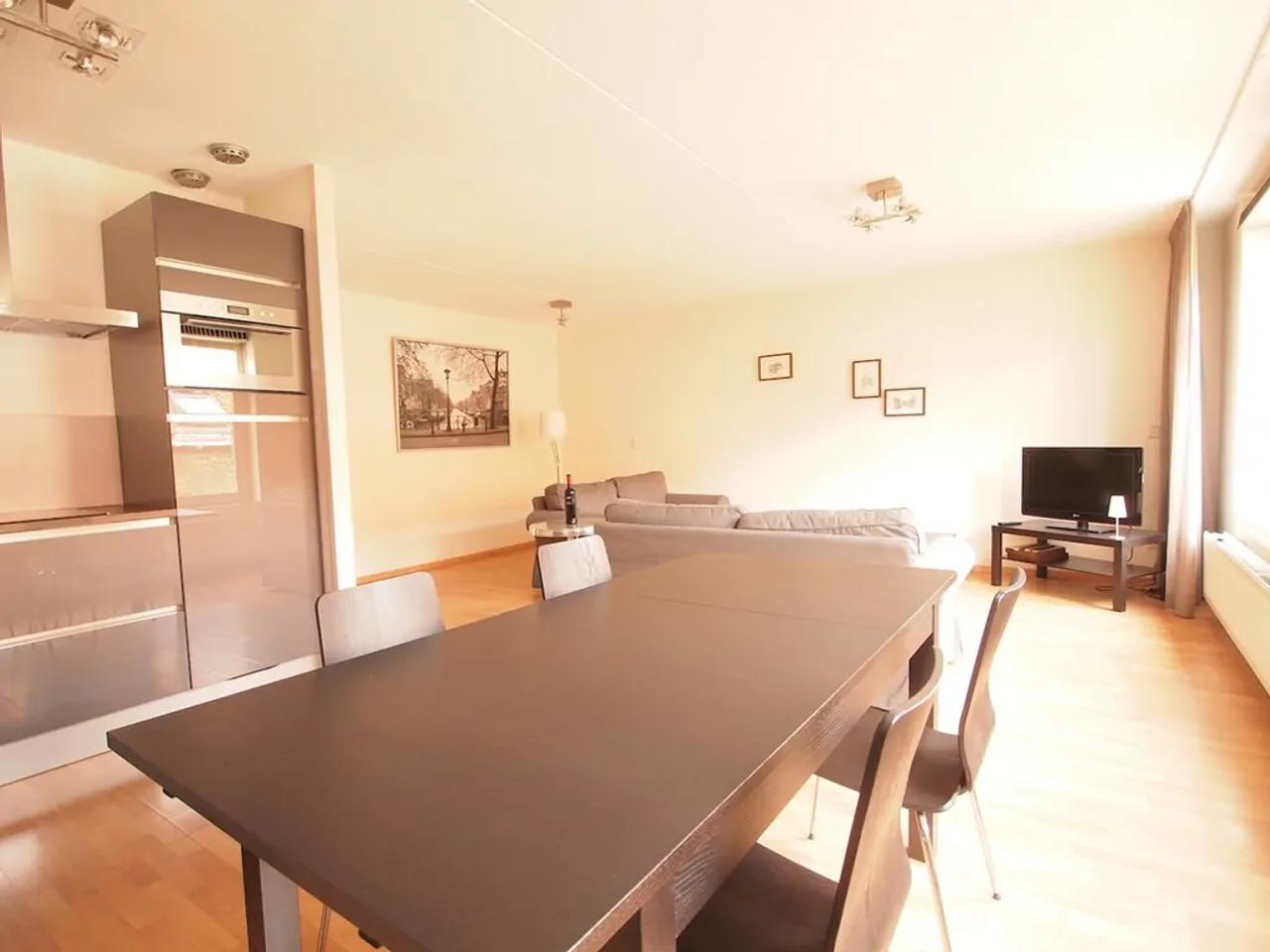 Bright 2-Bedroom Apartment in the Heart of Brielle - Image 4