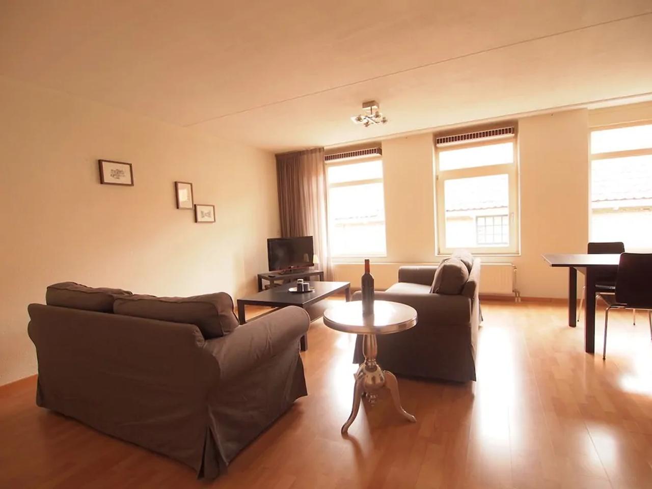 Bright 2-Bedroom Apartment in the Heart of Brielle - Image 6