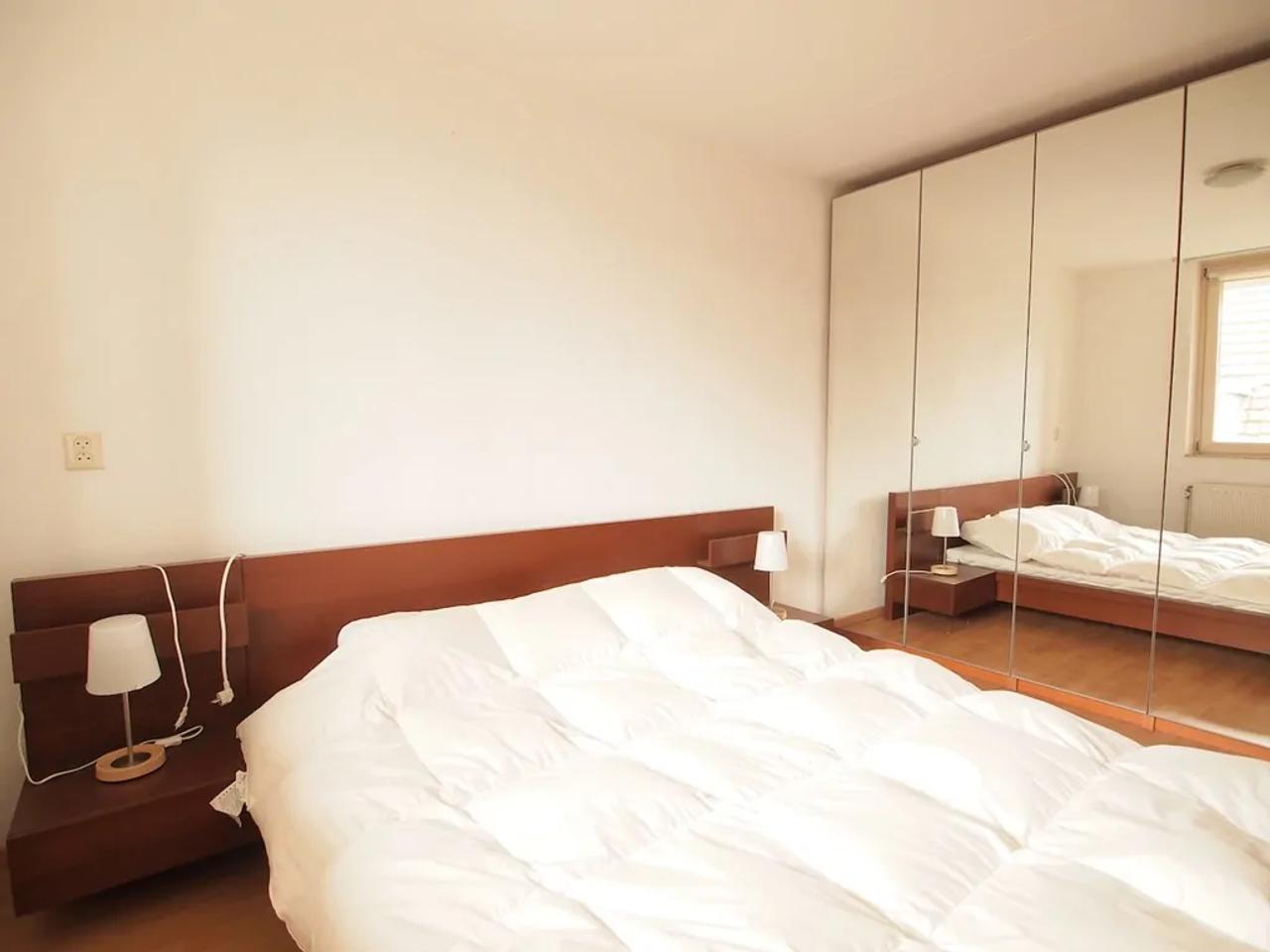 Bright 2-Bedroom Apartment in the Heart of Brielle - Image 9