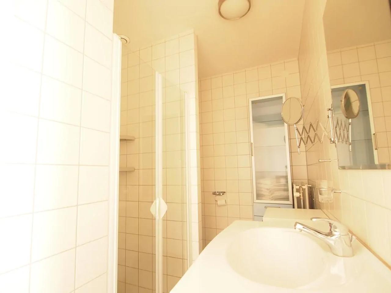 Bright 2-Bedroom Apartment in the Heart of Brielle - Image 10
