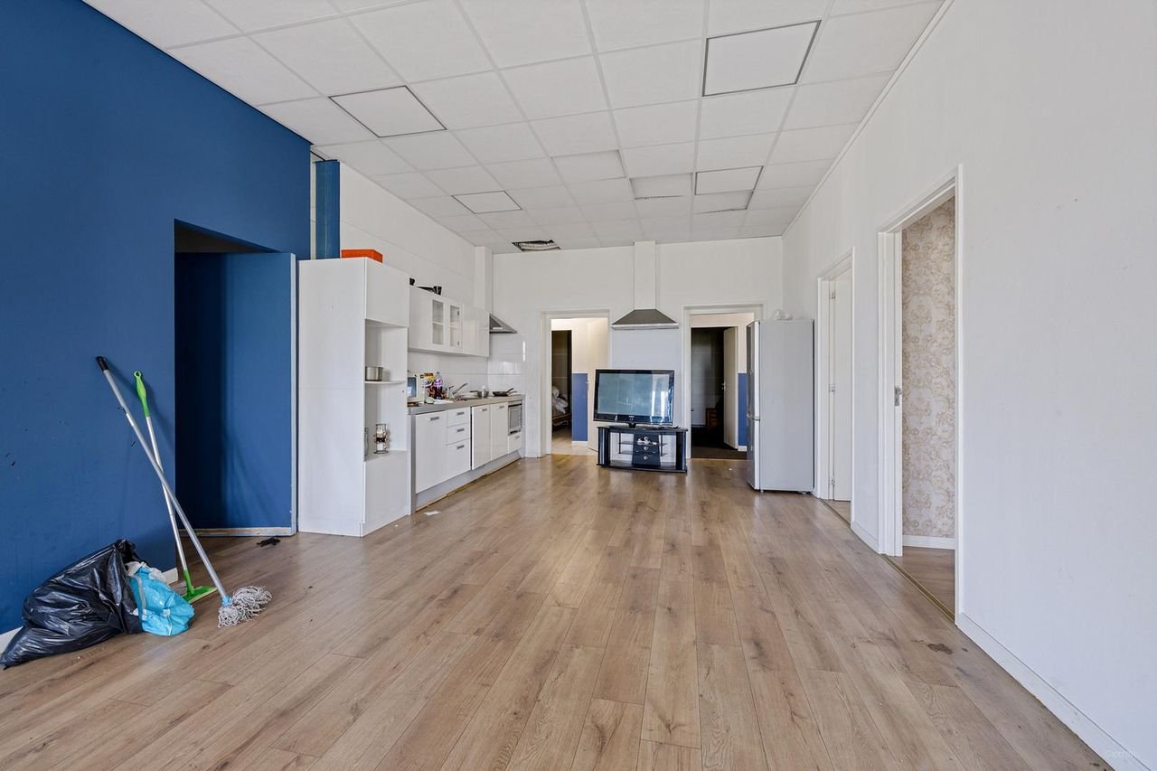 Waterfront living with private moorings - Image 13