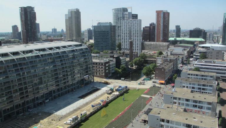 17th-floor apartment with panoramic views - Image 5