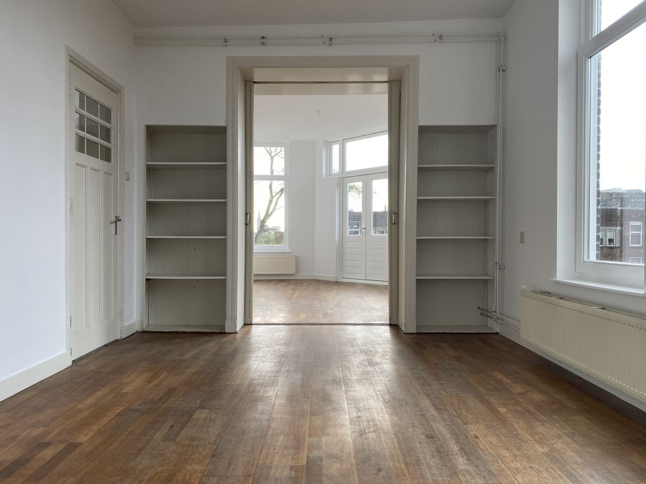 Licht 4-kamer hoekappartement met 3 balkons - Afbeelding 4