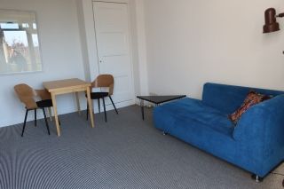 Gemeubileerd appartement met balkon - Afbeelding 1
