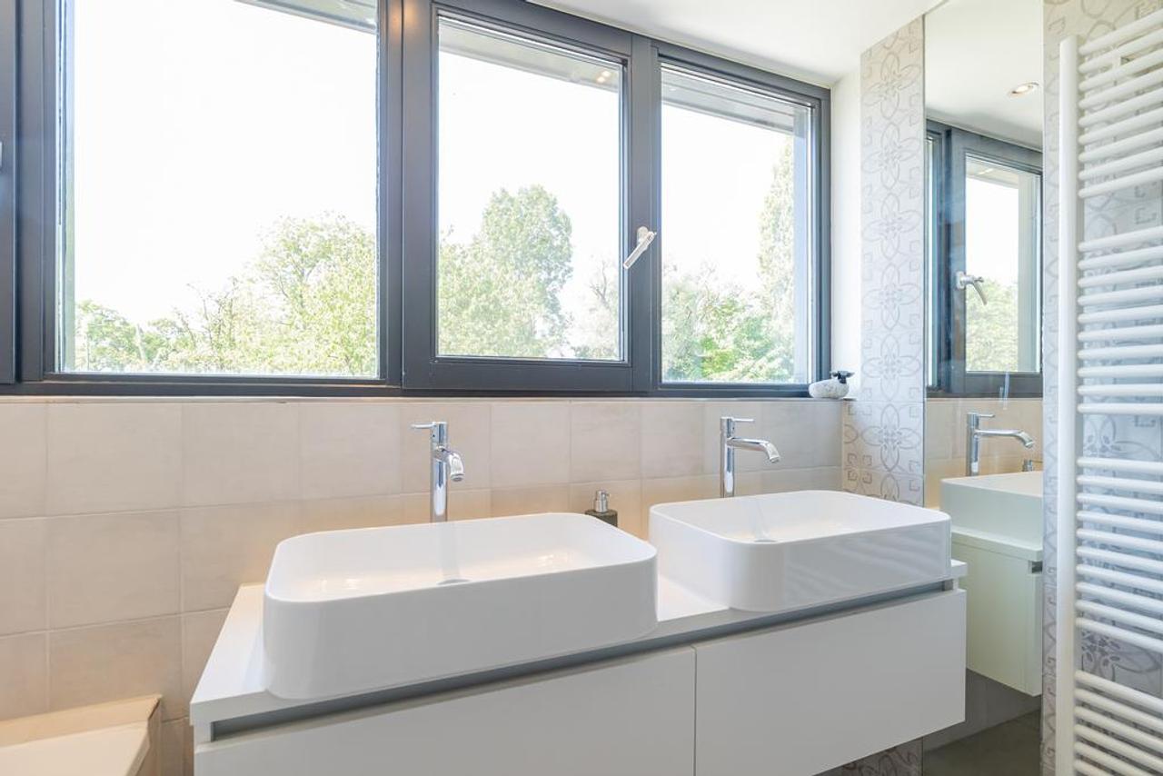 Spacious villa with large garden in Muiderberg - Image 44