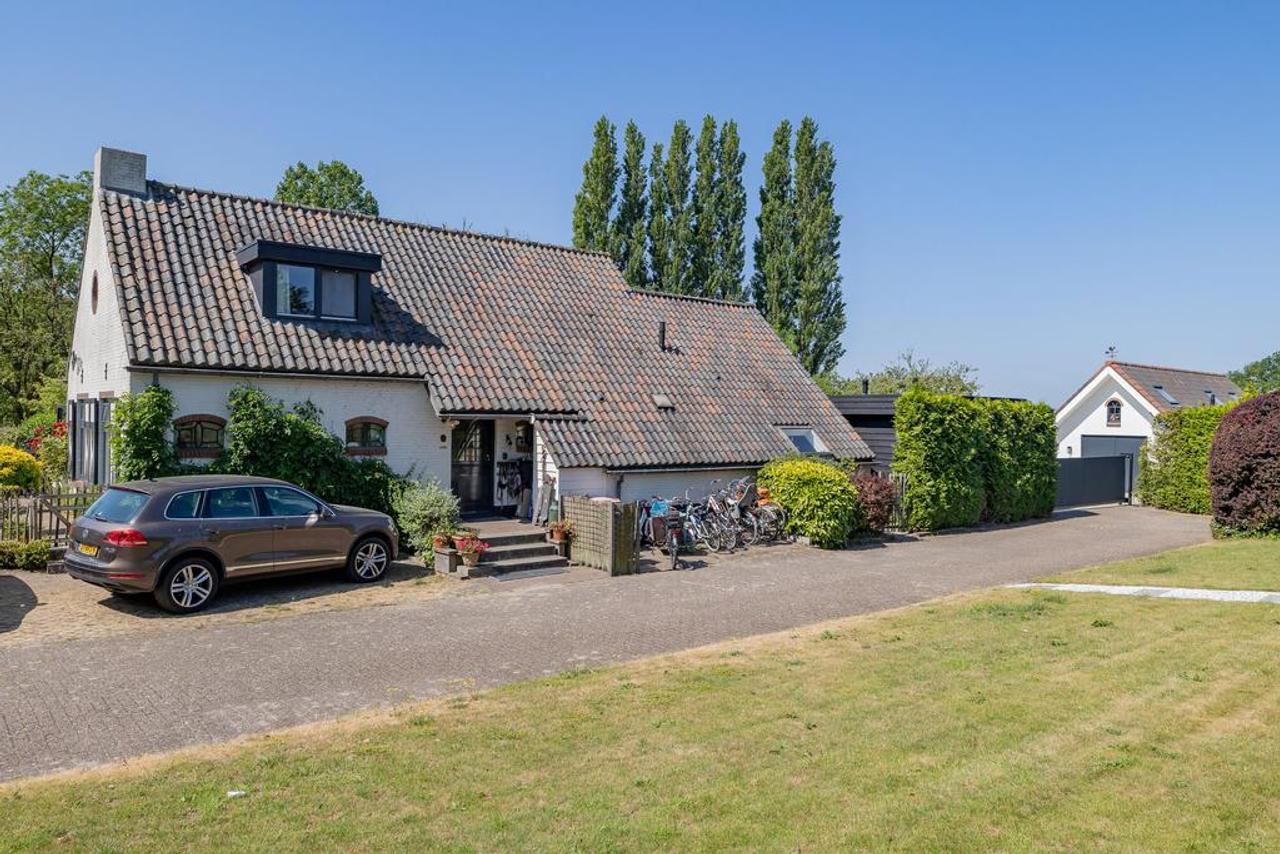 Spacious villa with large garden in Muiderberg - Image 26