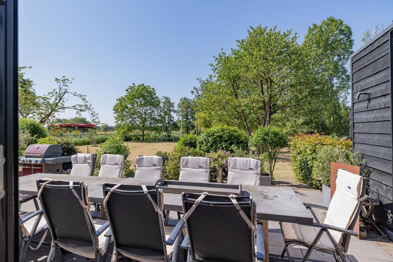 Spacious villa with large garden in Muiderberg - Image 27