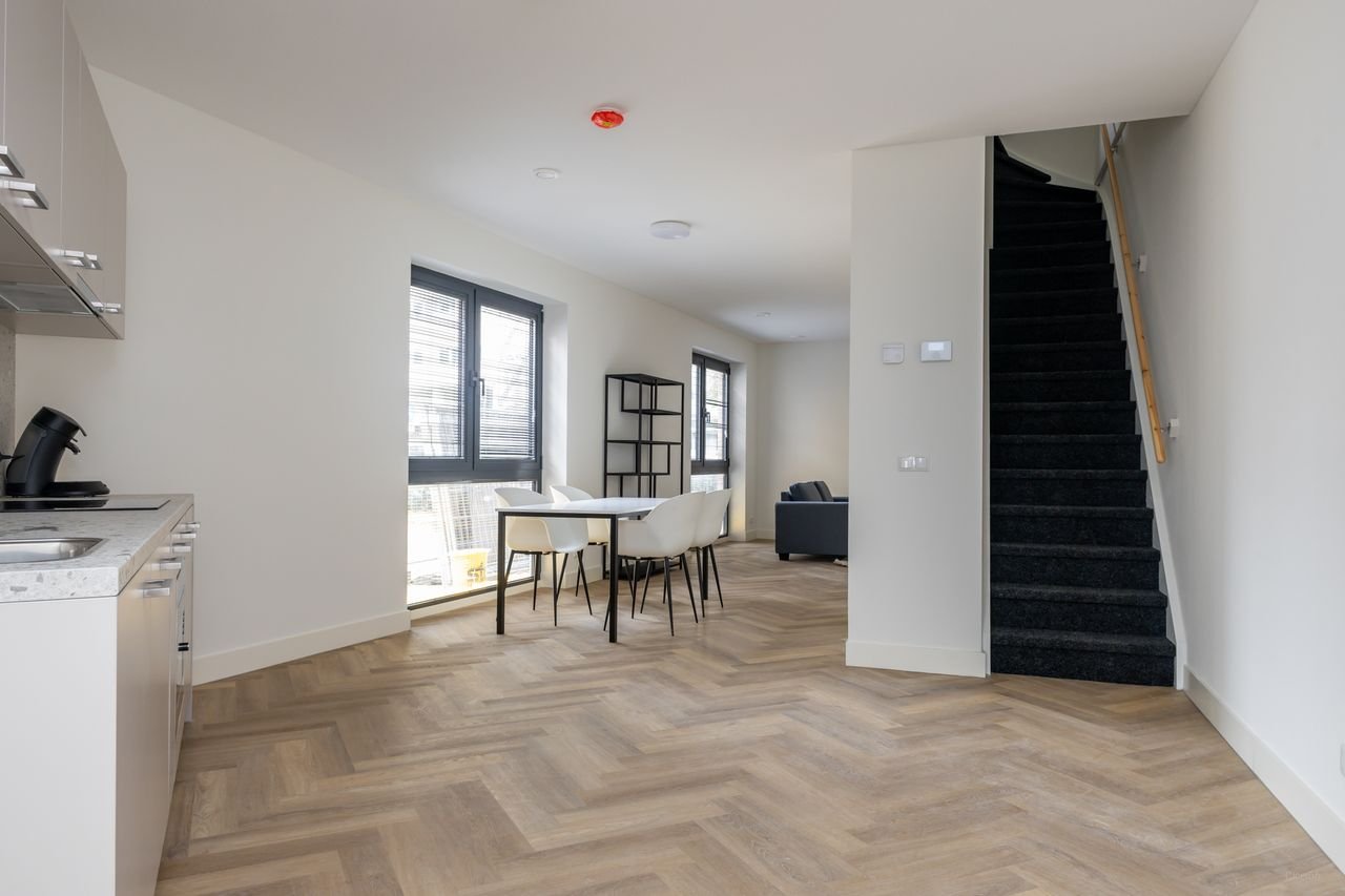 Modern short-stay appartement met tuin aan de Spoorlaan - Afbeelding 1