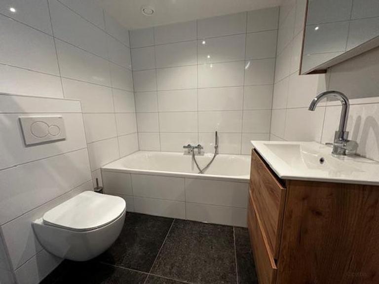 Renovated duplex with 3 bedrooms - Image 17