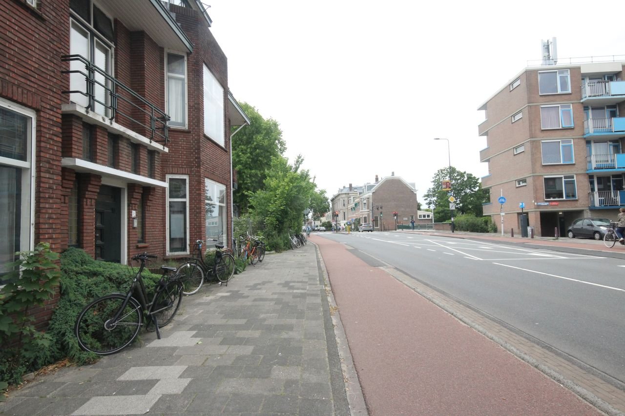 Ground floor apartment with deep garden in Meerburg - Image 2