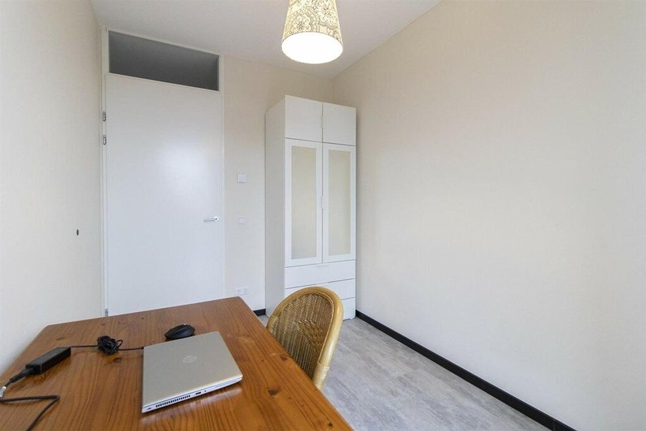 Gemeubileerd 3-kamerappartement met parkeerplaats - Afbeelding 12