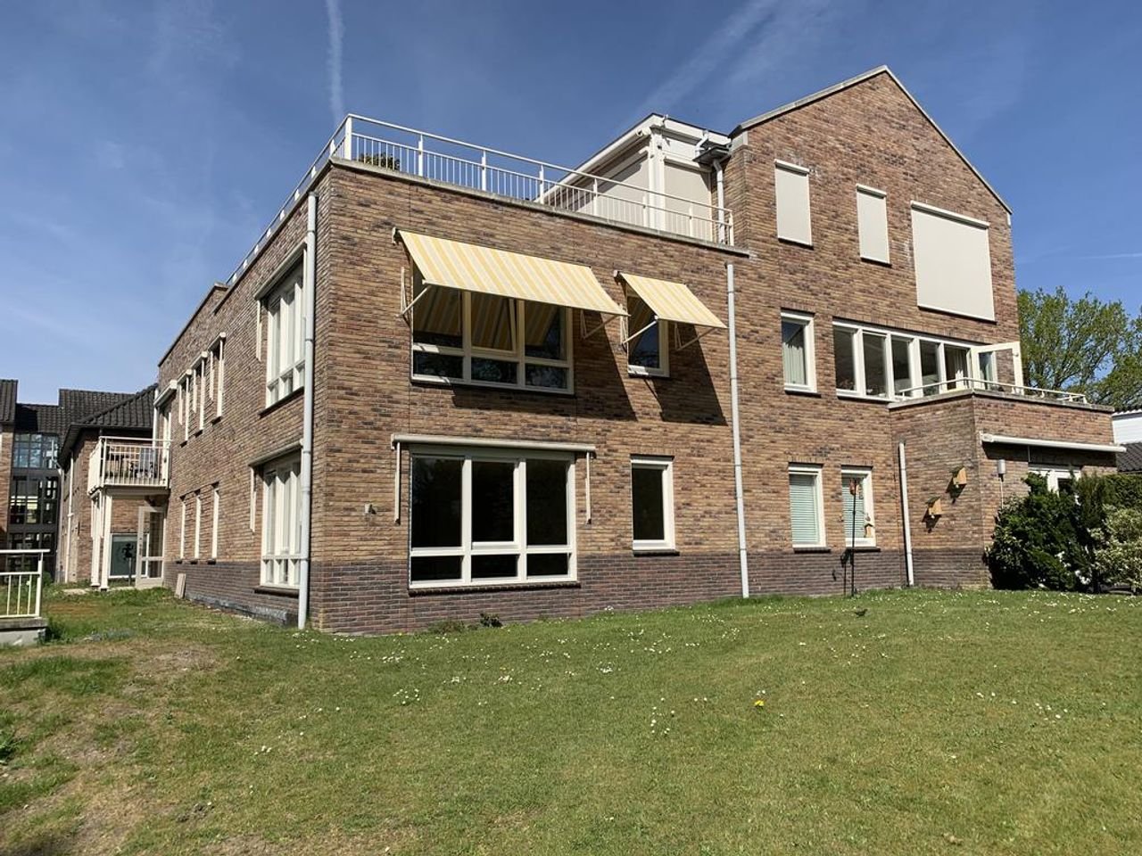 Zonnig gelijkvloers wonen in Laren - Afbeelding 1