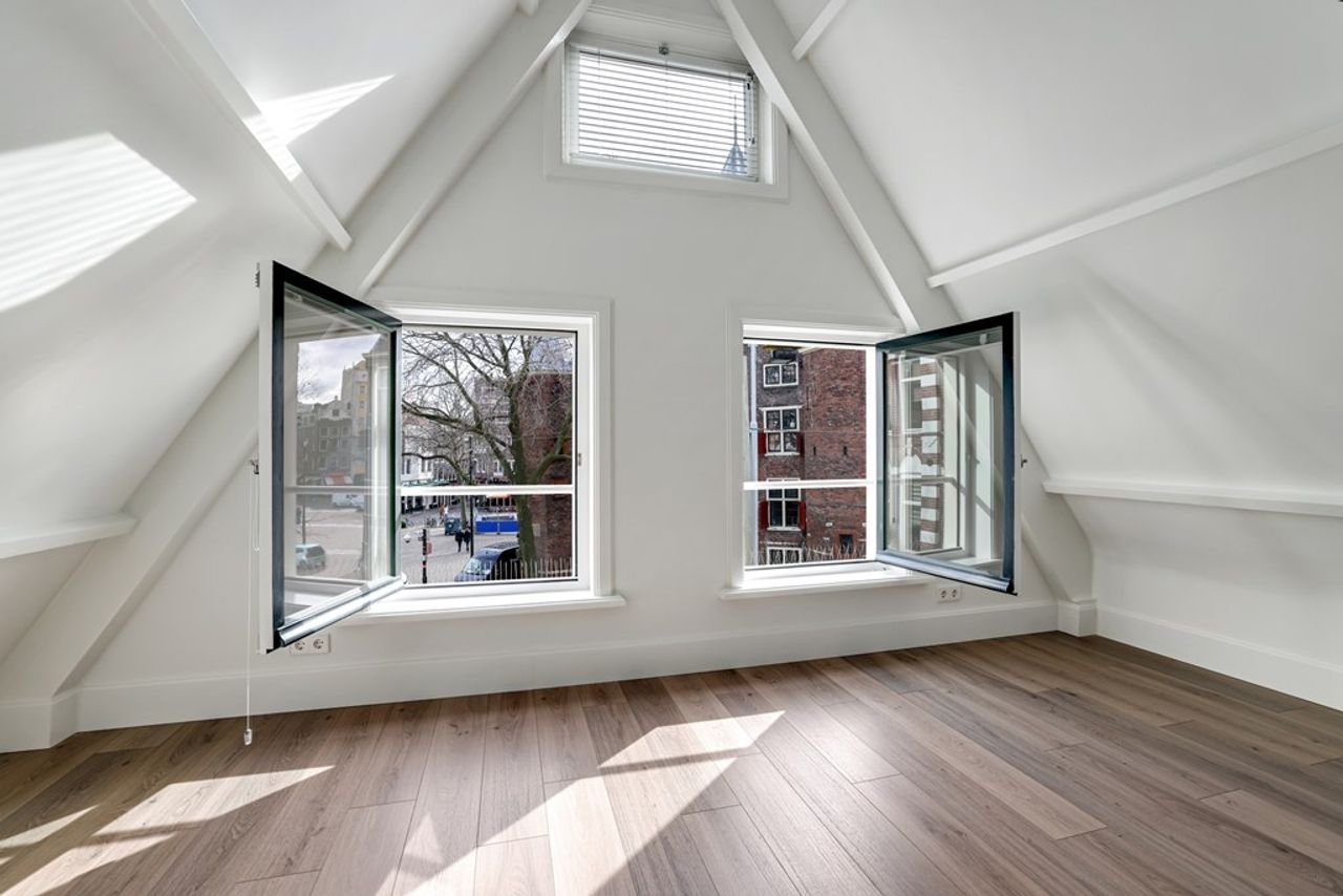 Gerenoveerde studio: Zicht op de Waag - Afbeelding 5