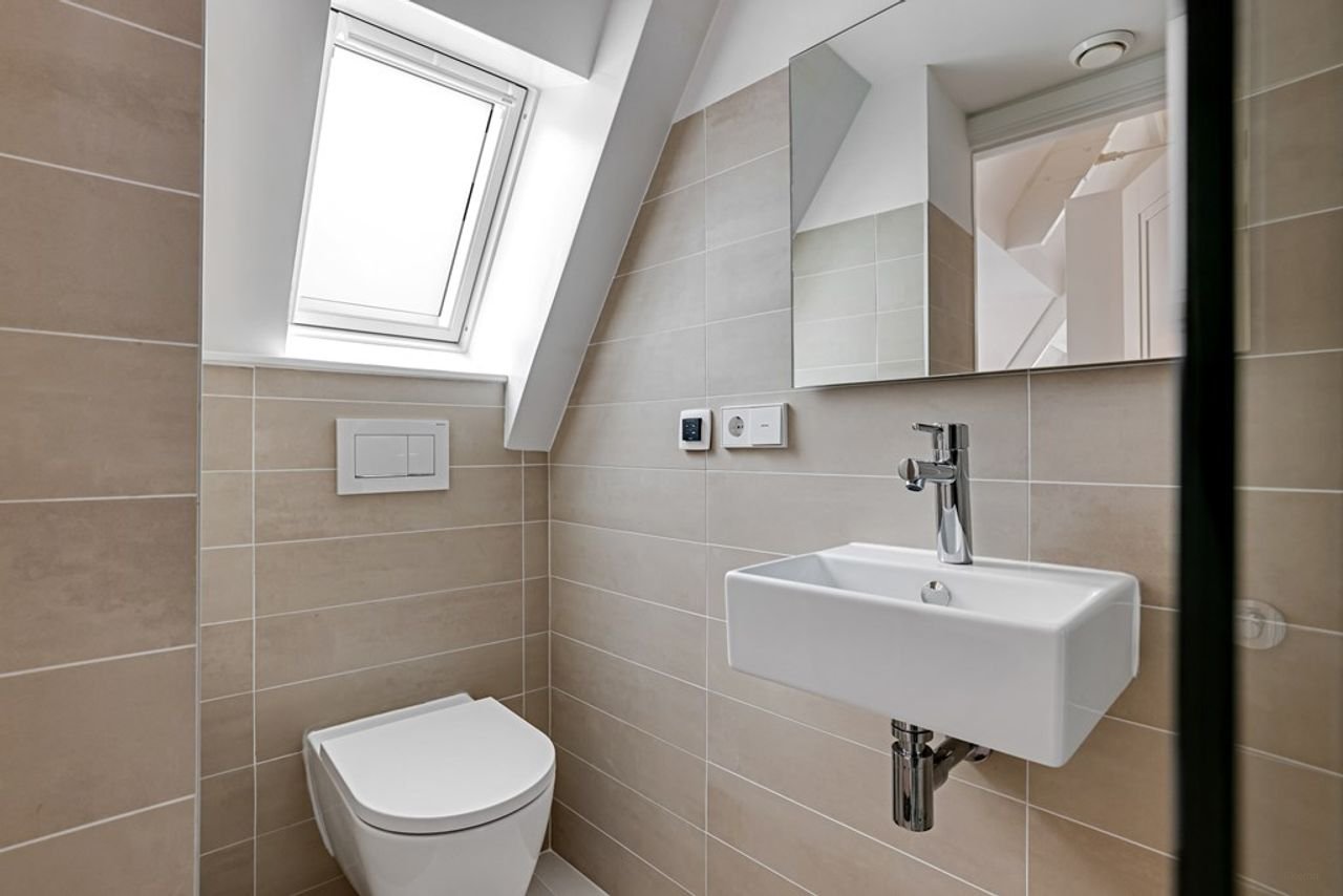 Gerenoveerde studio: Zicht op de Waag - Afbeelding 22