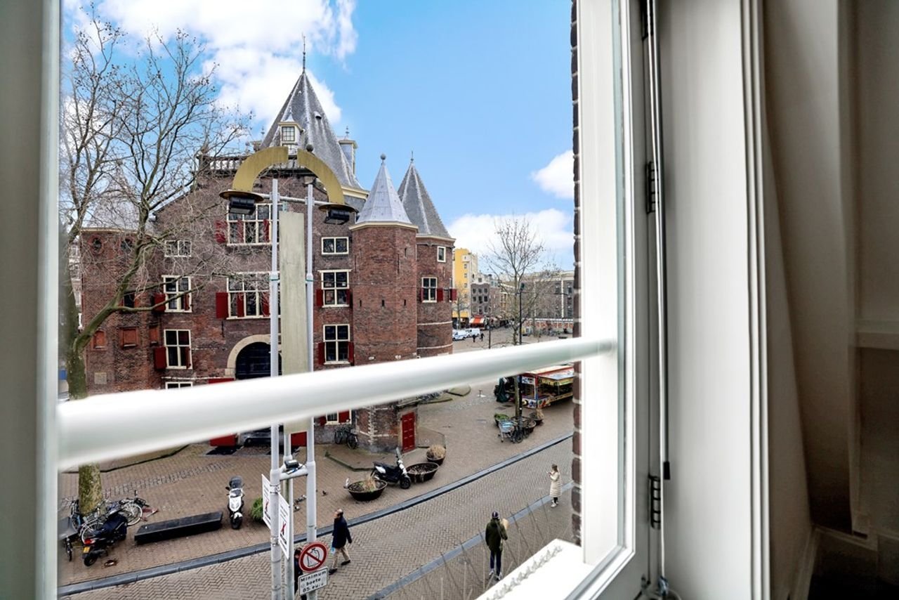 Gerenoveerde studio: Zicht op de Waag - Afbeelding 7