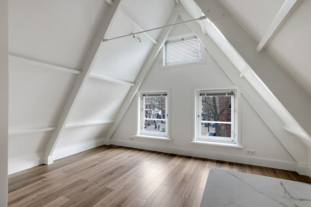 Gerenoveerde studio: Zicht op de Waag - Afbeelding 6