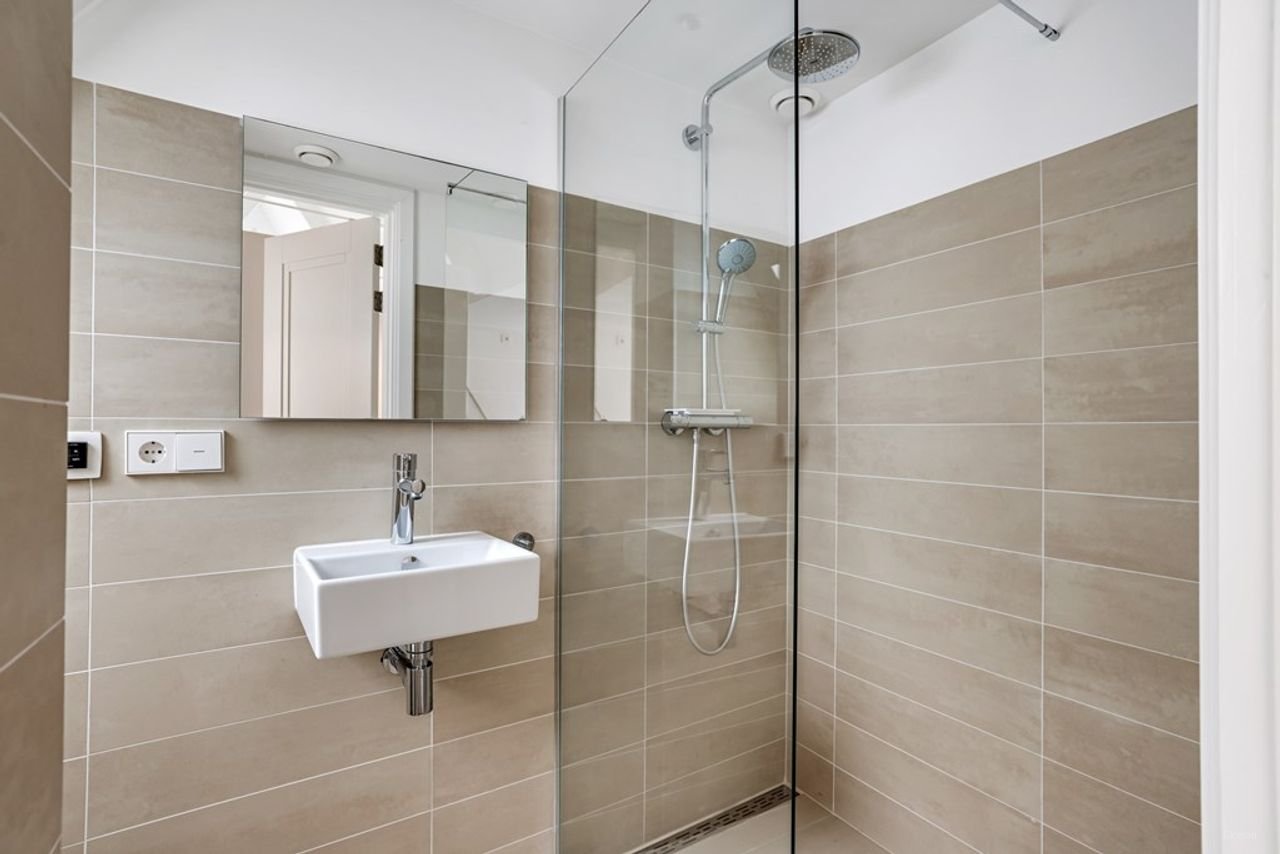 Gerenoveerde studio: Zicht op de Waag - Afbeelding 21