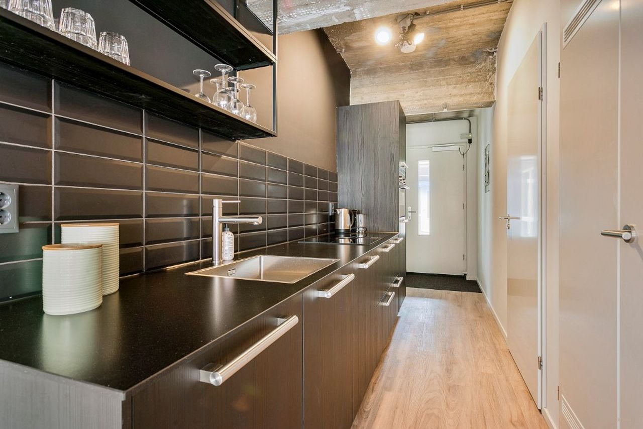 Luxury short-stay apartment in Eindhoven city center - Image 13