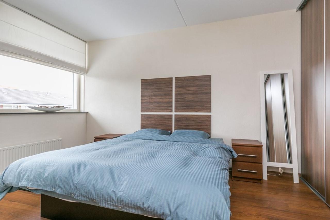 Lichte tussenwoning met 4 slaapkamers in Helmond - Afbeelding 4